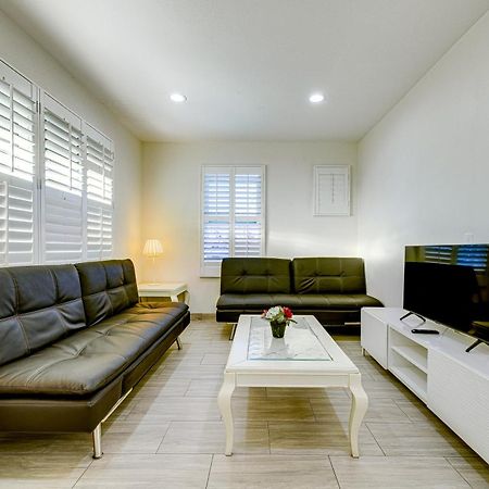 Stylish Modern Home, Ac, Parking & Near Fwys Santa Ana Eksteriør bilde